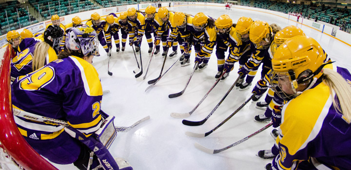Laurier Alumni Support Laurier S Women S Hockey Today